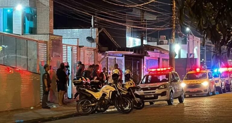 Idoso é preso após matar companheira a facadas em cidade do litoral