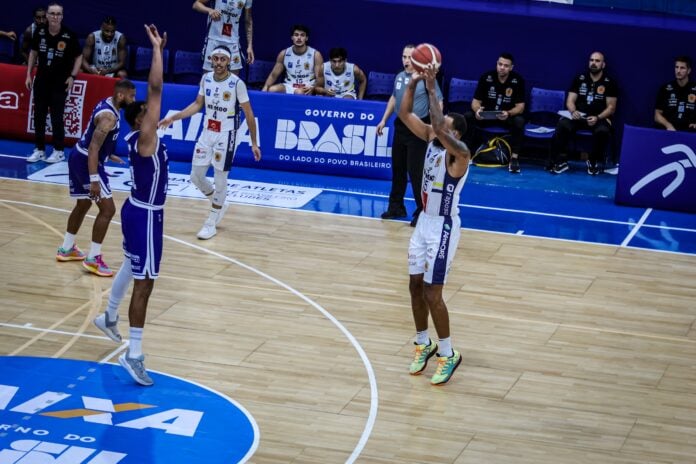 São José vence Cruzeiro na estreia do NBB com vantagem de mais de 20 pontos São José vence Cruzeiro na estreia do NBB com vantagem de mais de 20 pontos
