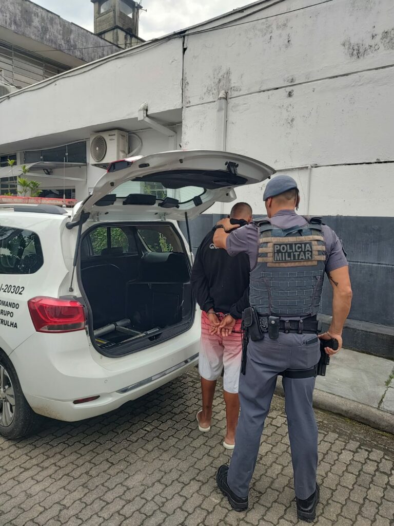 Homem é preso por tráfico com mais de 400 porções de drogas em Ubatuba