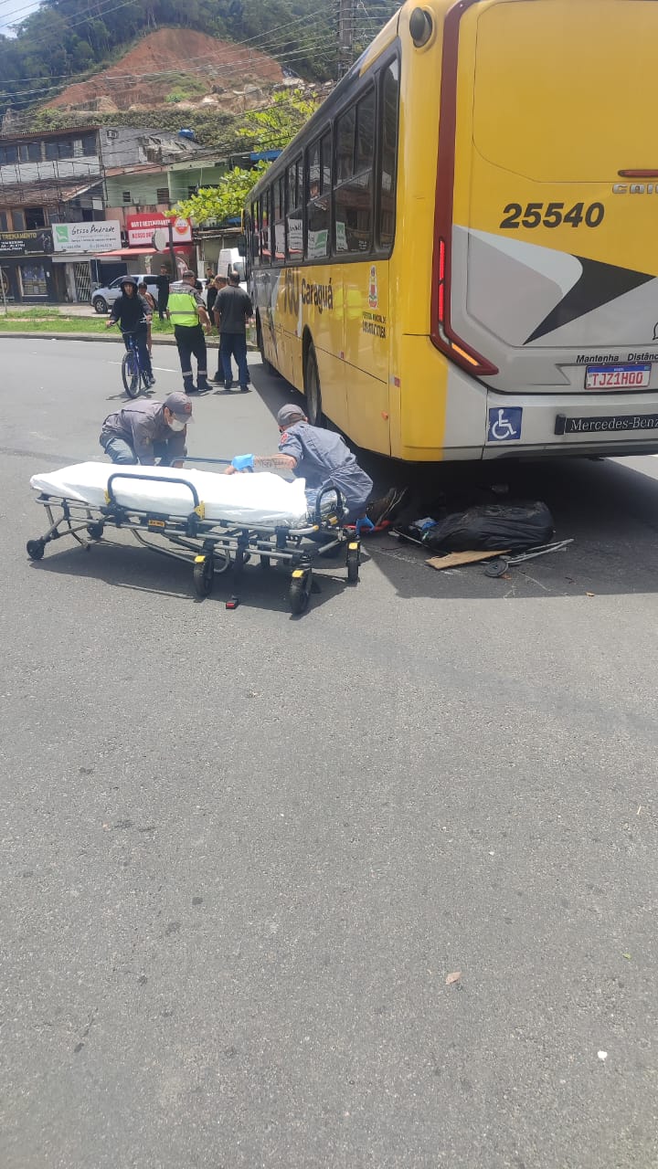 Morador de rua é atropelado por ônibus em rodovia de Caraguatatuba