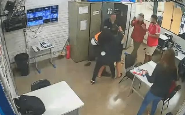 Professor foi agredido dentro do Centro Educacional 4 do Guará | Foto: Reprodução