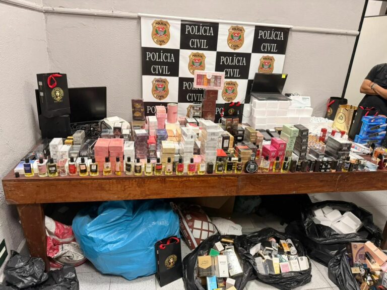 Polícia apreende medicamentos controlados que eram vendidos e aplicados em loja de shopping