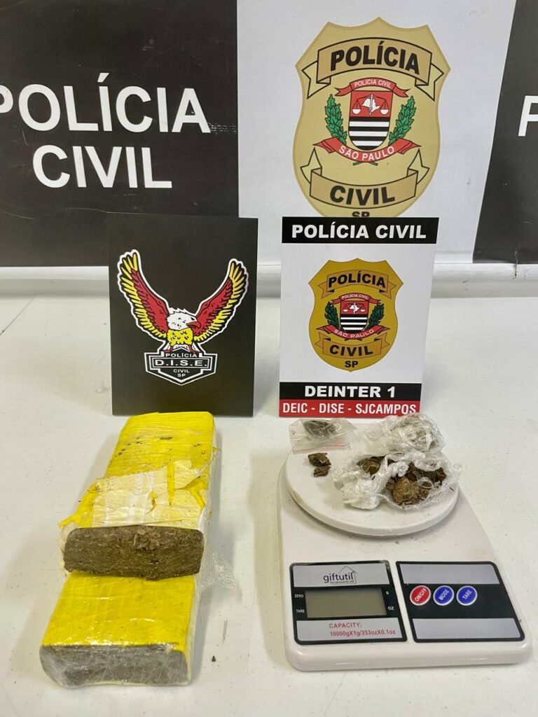 Jovem que vendia maconha pelas redes sociais é preso em São José; veja VÍDEO