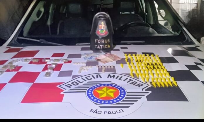 Portando 100 porções de drogas, homem é preso em flagrante em Lorena