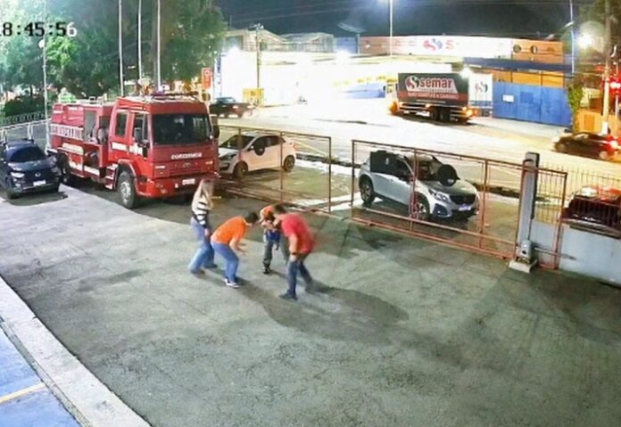 VÍDEO mostra bombeiros salvando menina de 2 anos que se engasgou em São Sebastião