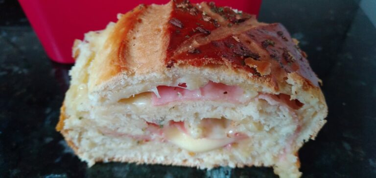 Aprenda a preparar uma deliciosa receita de Pão Caseiro com Calabresa