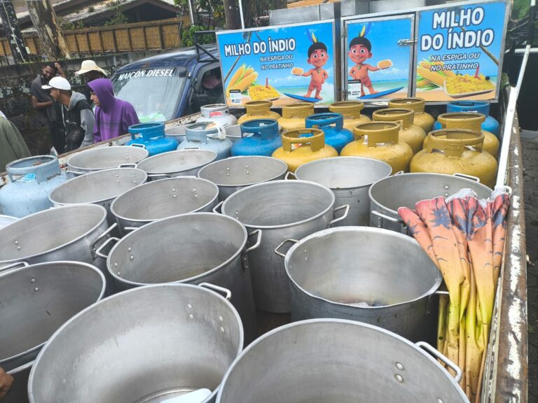 50 carrinhos de milho e alimentos impróprios são apreendidos durante operação em Ubatuba