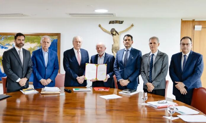 Presidente Lula assina PL Presidente Lula assina PL Antifacção e envia documento ao Congresso | Foto: Ricardo Stuckert/PR