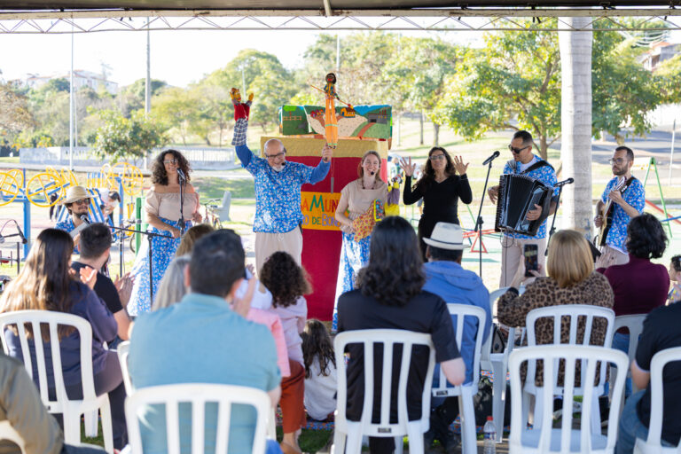 Cia Vagamundo encena espetáculo deteatro de mamulengos em Campinas