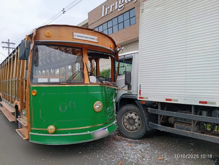 Condutor de bondinho turístico morre atropelado pelo próprio veículo em Holambra