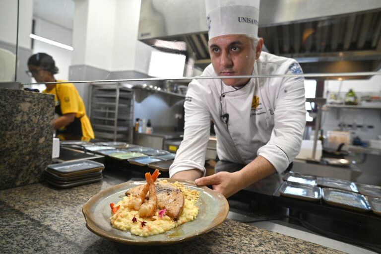 Modernizado, restaurante-escola de Santos reabre ao público na terça