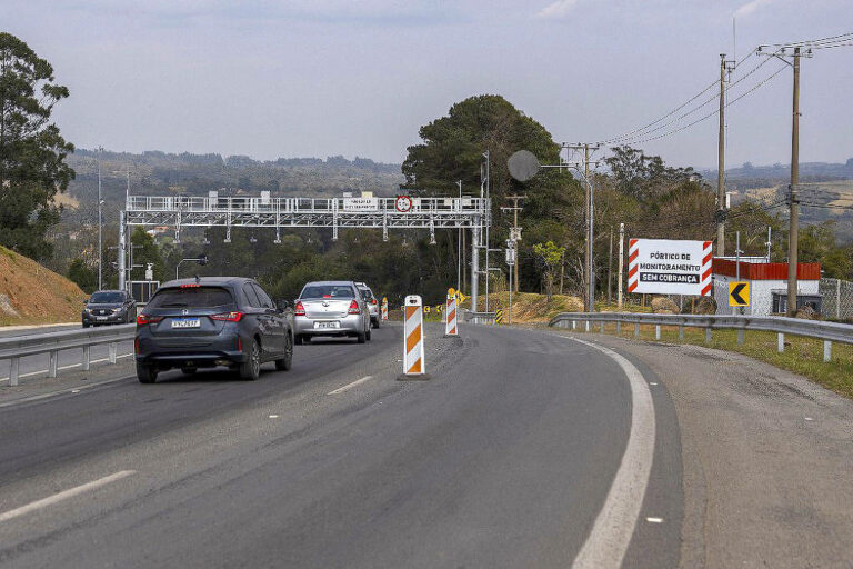 Governo Tarcísio dará subsídios e pode subir o preço de pedágios após anular cobrança em pontos