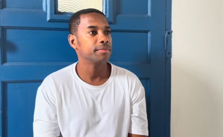 Robinho relata rotina na prisão e nega ter privilégios