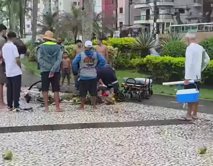 Homem morre após cair de coqueiro na orla de Praia Grande