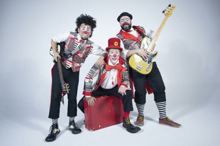 Seconci leva espetáculo circense gratuito a trabalhadores da construção civil