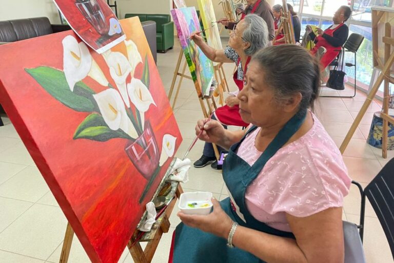 Idosos retratam paisagens de São José dos Campos em exposição de arte no mês do Idoso