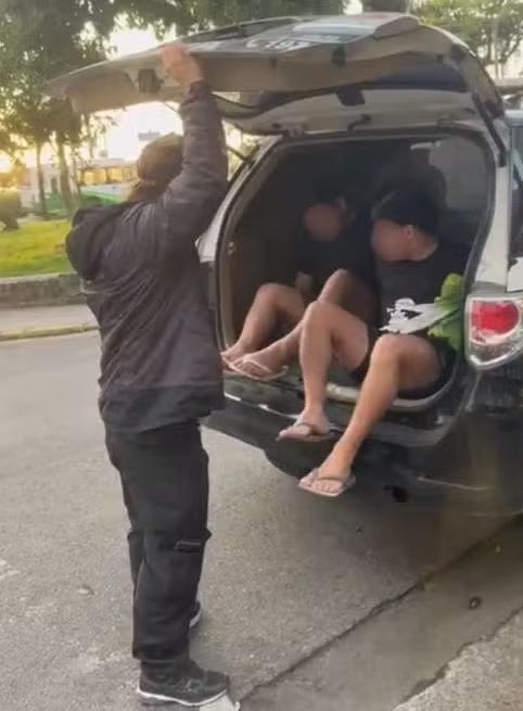 Irmãos que tinham um livro sobre o PCC e foram presos por tráfico de drogas são soltos em Santos