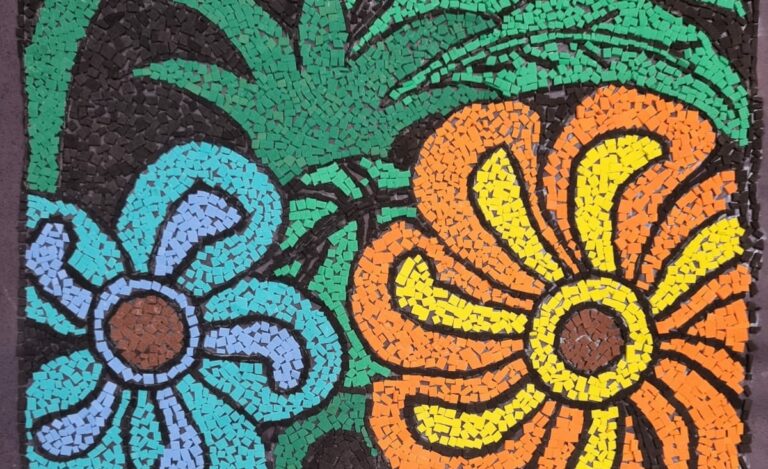 Jovens da Fundação Casa expõem mosaicos na Câmara de Araçatuba