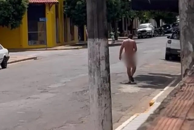 Homem é flagrado andando nu em avenida de Guararapes