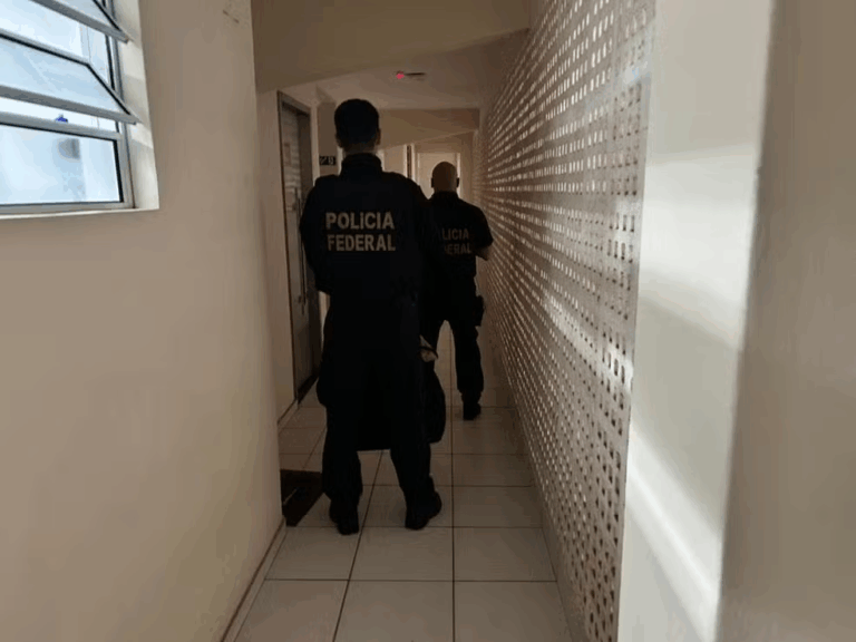 Operação da PF contra descaminho de eletrônicos cumpre mandado de busca e apreensão em Santos