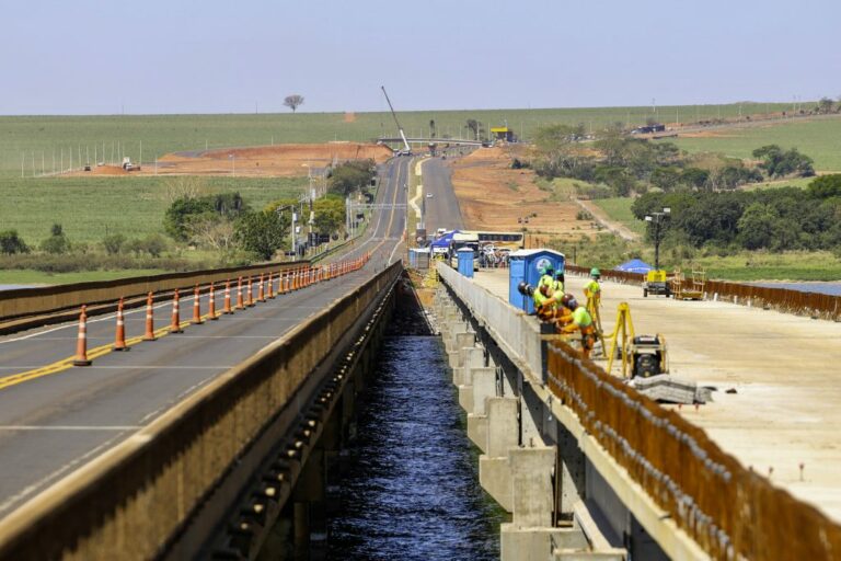 Governador inicia caravana em Rio Preto com vistoria de obras em ponte
