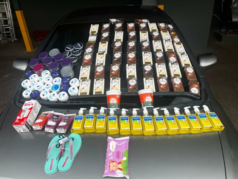 Mulheres são presas na Raposo Tavares com mais de R$ 3 mil em produtos furtados