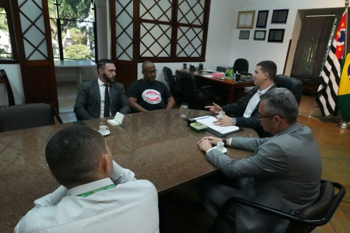 Reunião entre Prefeitura e sindicato termina sem acordo, e greve na Fusam continua em Caçapava