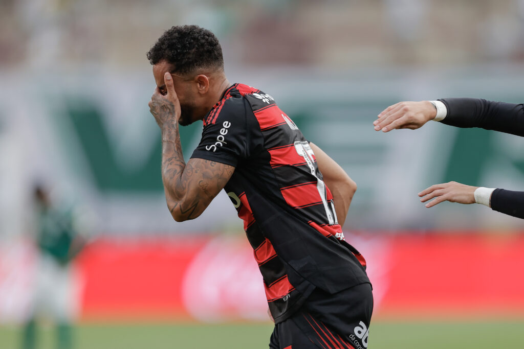 Danilo celebra seu gol na vitória do Flamengo | EFE/ José Jácome