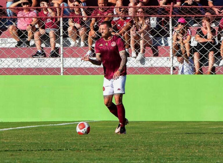 Taubaté anuncia zagueiro Renan Diniz como novo reforço para a Série A2 do Paulista