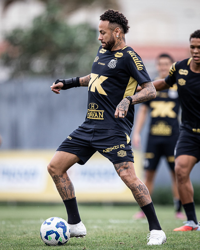 Neymar é relacionado para jogo com Flamengo após ser desfalque em clássico