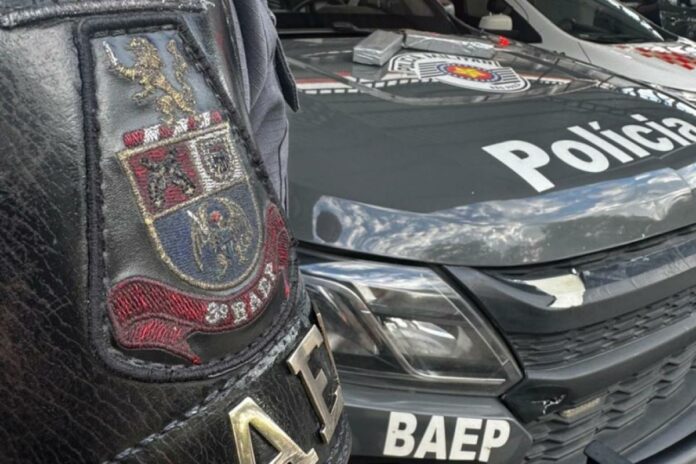 Homem é preso transportando mais de 1 kg de maconha em São José