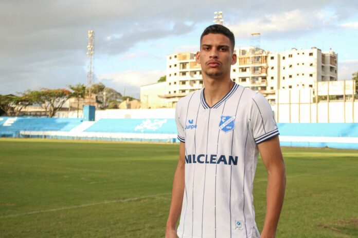 Taubaté anuncia zagueiro André Klaus para a disputa da Série A2 do Paulistão Taubaté anuncia zagueiro André Klaus para a disputa da Série A2 do Paulistão