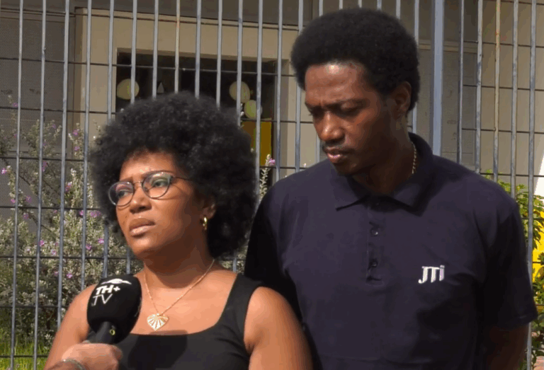 Criança de três anos aparece com ferimentos após escola e mãe cobra investigação