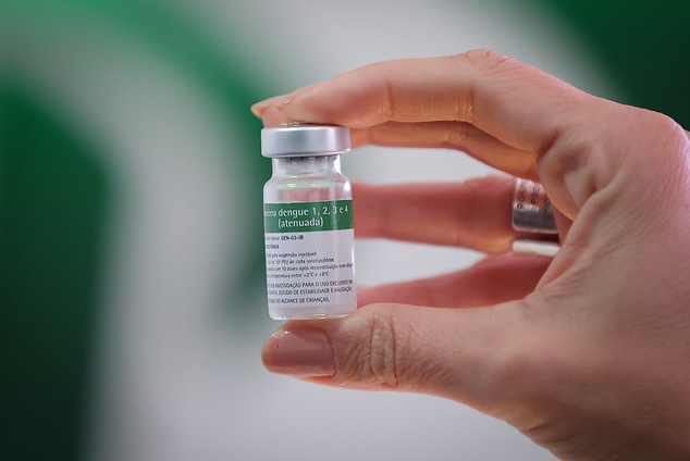 Vacina da dengue do Instituto Butantan, primeira do mundo em dose única, é aprovada pela Anvisa