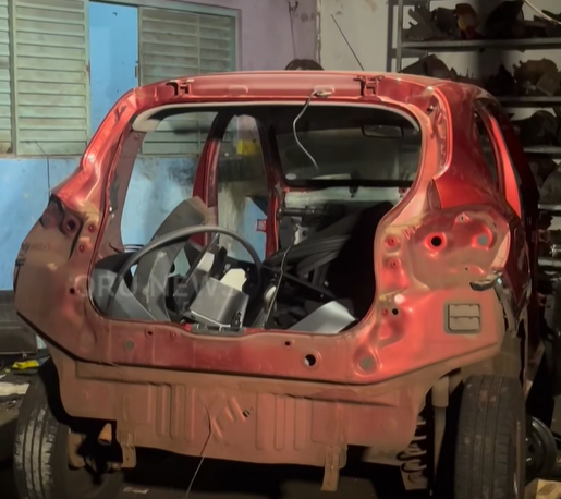 Carro usado por atiradores que assassinaram Gigante do Grau é encontrado em processo de desmanche