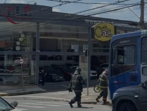 VÍDEO: Ônibus com princípio de incêndio assusta populares