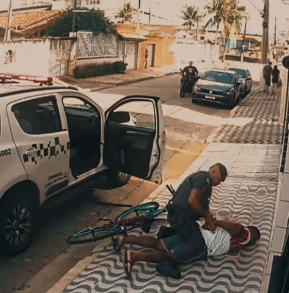 Dupla é presa por furto e tentativa de subornar policiais em cidade do litoral de SP