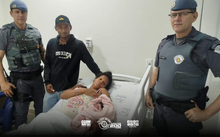 Policiais auxiliam em parto no interior de SP