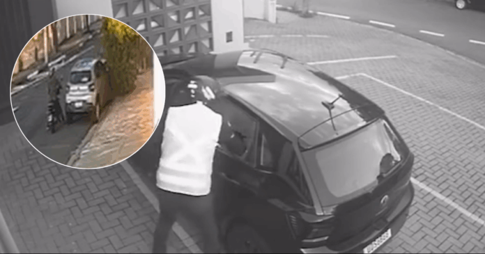 Bandido em moto furta notebook dentro de carro parado no Jardim Aurélia