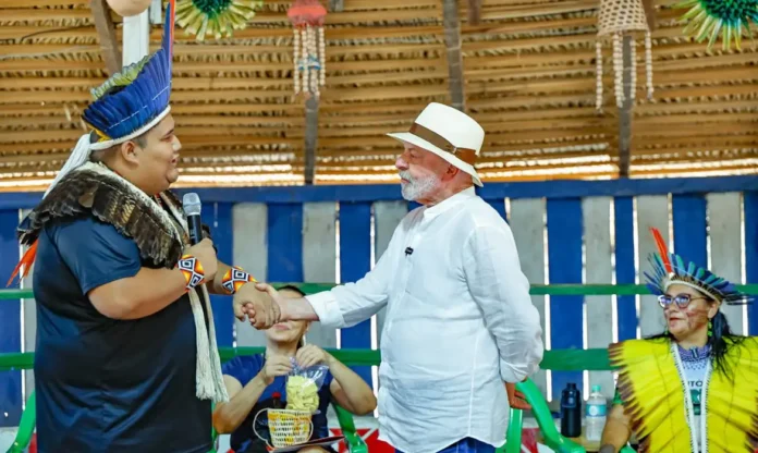 Presidente em visita a ribeirinhos no oeste do Pará | Ricardo Stuckert/PR