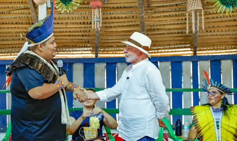 Presidente em visita a ribeirinhos no oeste do Pará | Ricardo Stuckert/PR