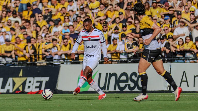 Botafogo perde do Criciúma e decide permanência na Série B em casa