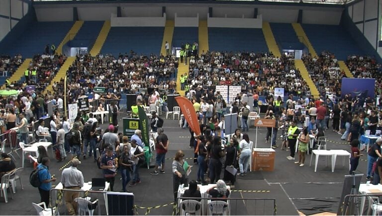 Guarujá realizou mutirão com mais de 1.000 vagas de emprego