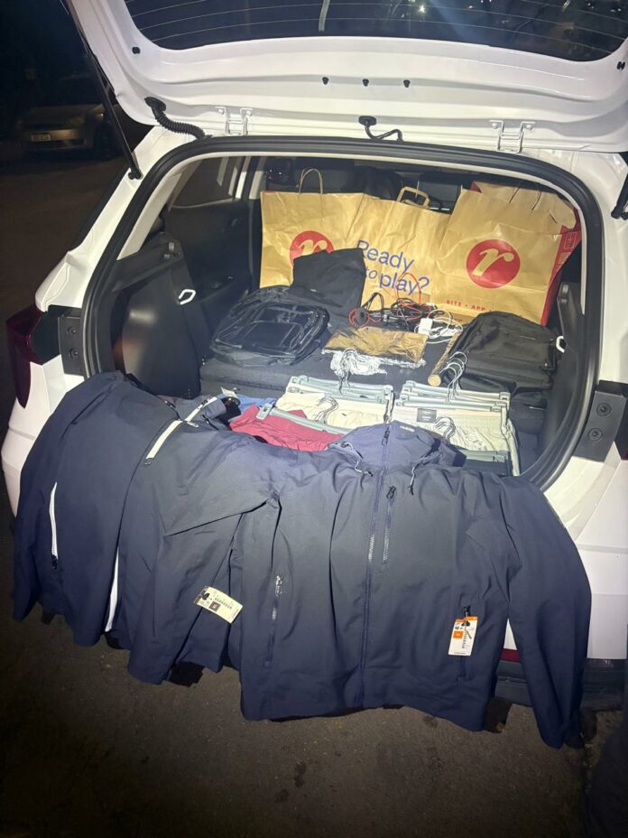 Polícia prende três chilenos por furto de notebook e roupas em Campinas