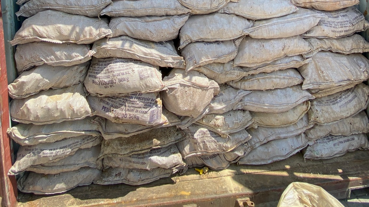 Receita Federal apreende 670 toneladas de quartzo no Porto de Santos