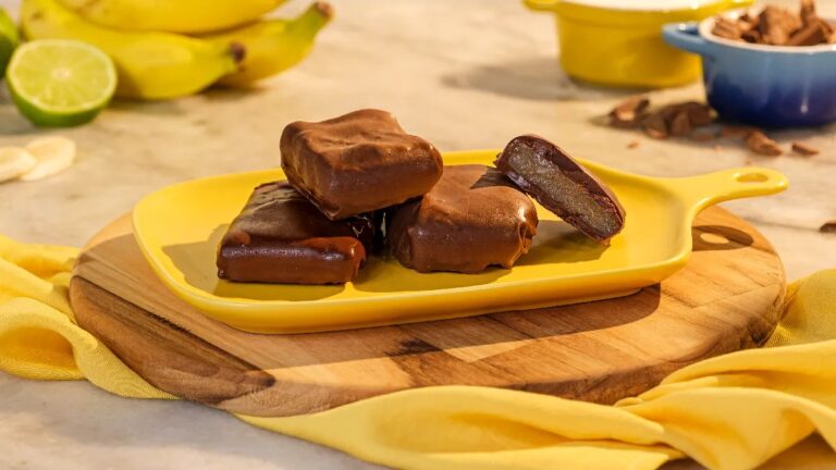 Aprenda a prepara um delicioso e pouco calórico Bombom de Banana