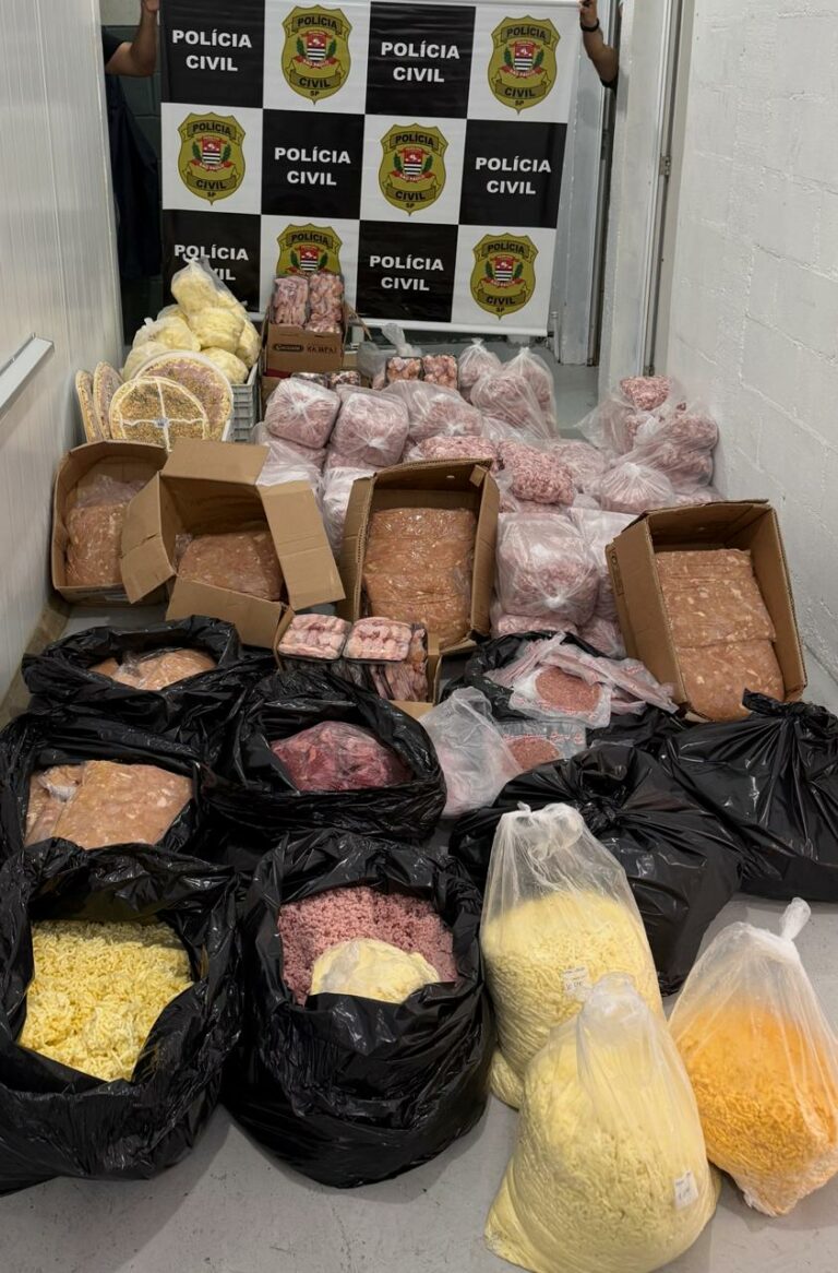 Polícia apreende quase uma tonelada de alimentos impróprios para consumo em Americana