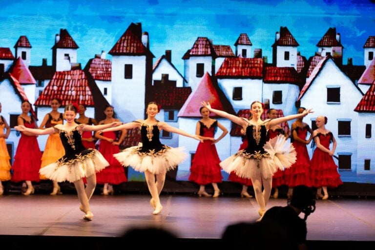 Espetáculo ‘Dom Quixote’ marca estreia da programação de Natal em Campos do Jordão