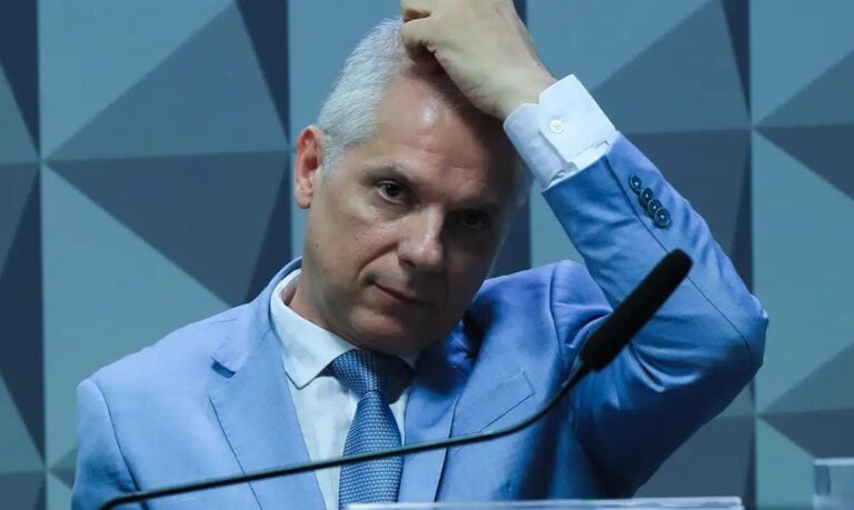 ex-presidente do Instituto Nacional do Seguro Social (INSS) Alessandro Stefanutto durante depoimento na CPMI do INSS | Foto: Lula Marques/ Agência Brasil