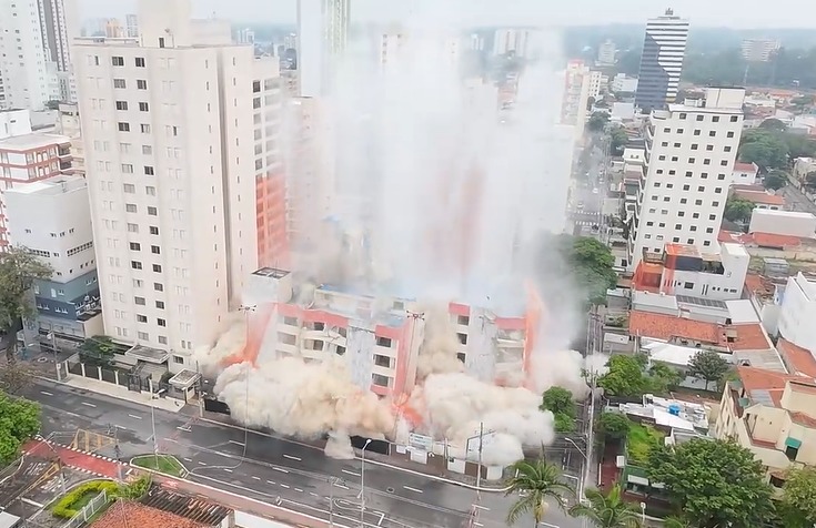 VÍDEO mostra implosão do antigo Hotel Urupema é implodido em São José